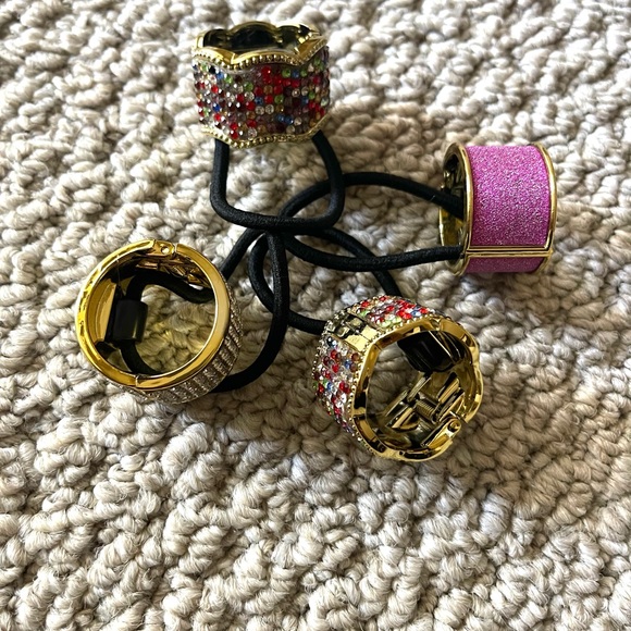 (4) Hair Bows - Picture 2 of 5